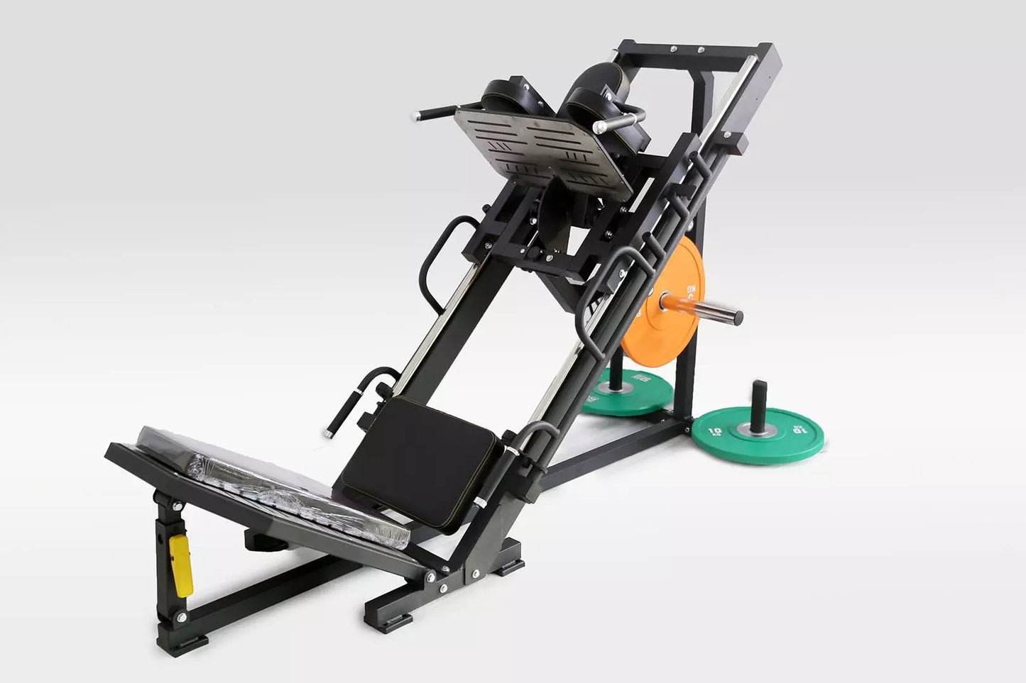 Jalkaprässi / Hack-kyykky – Recoil